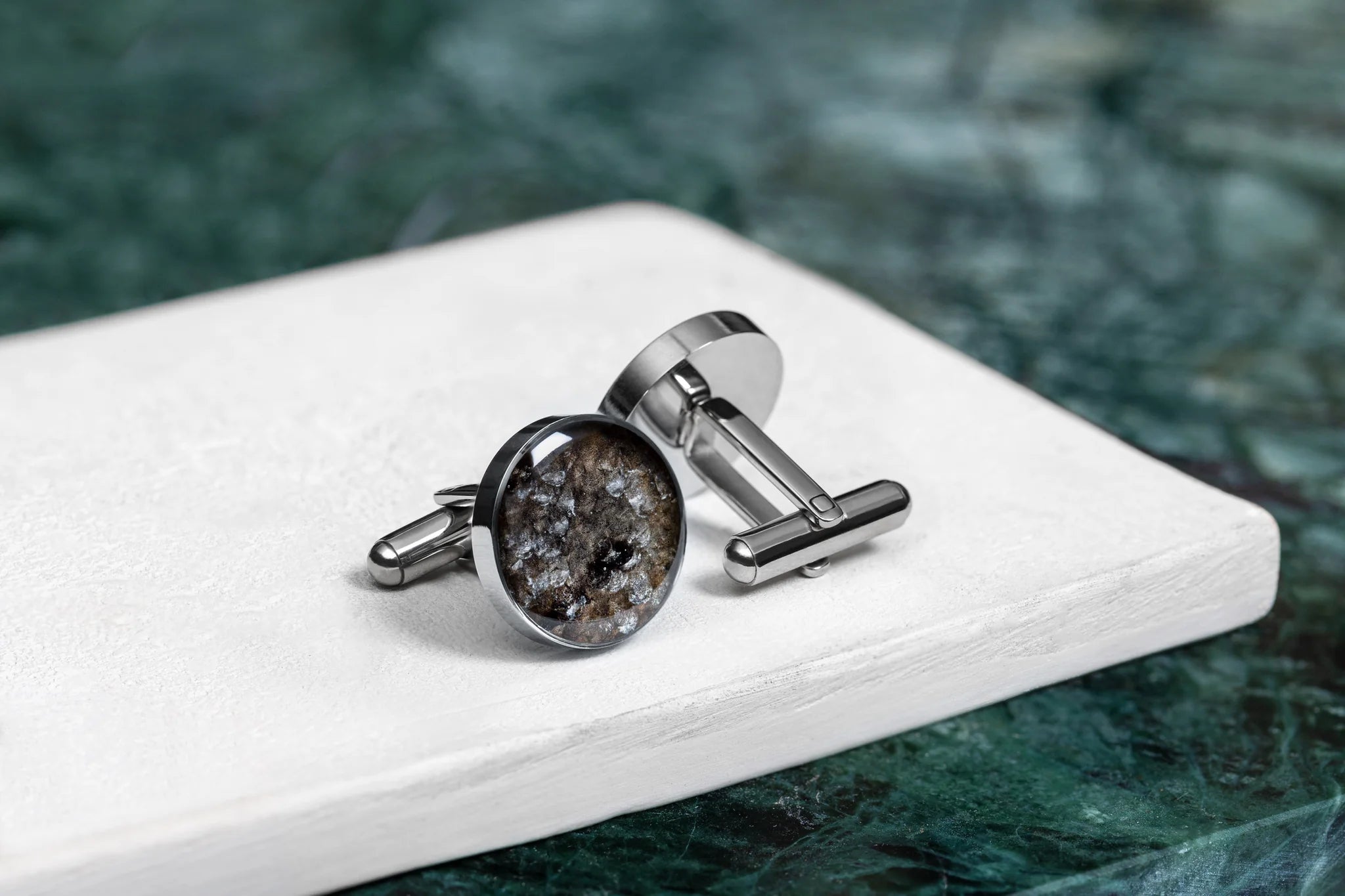 Round Cufflinks – Black-Spotted Leather