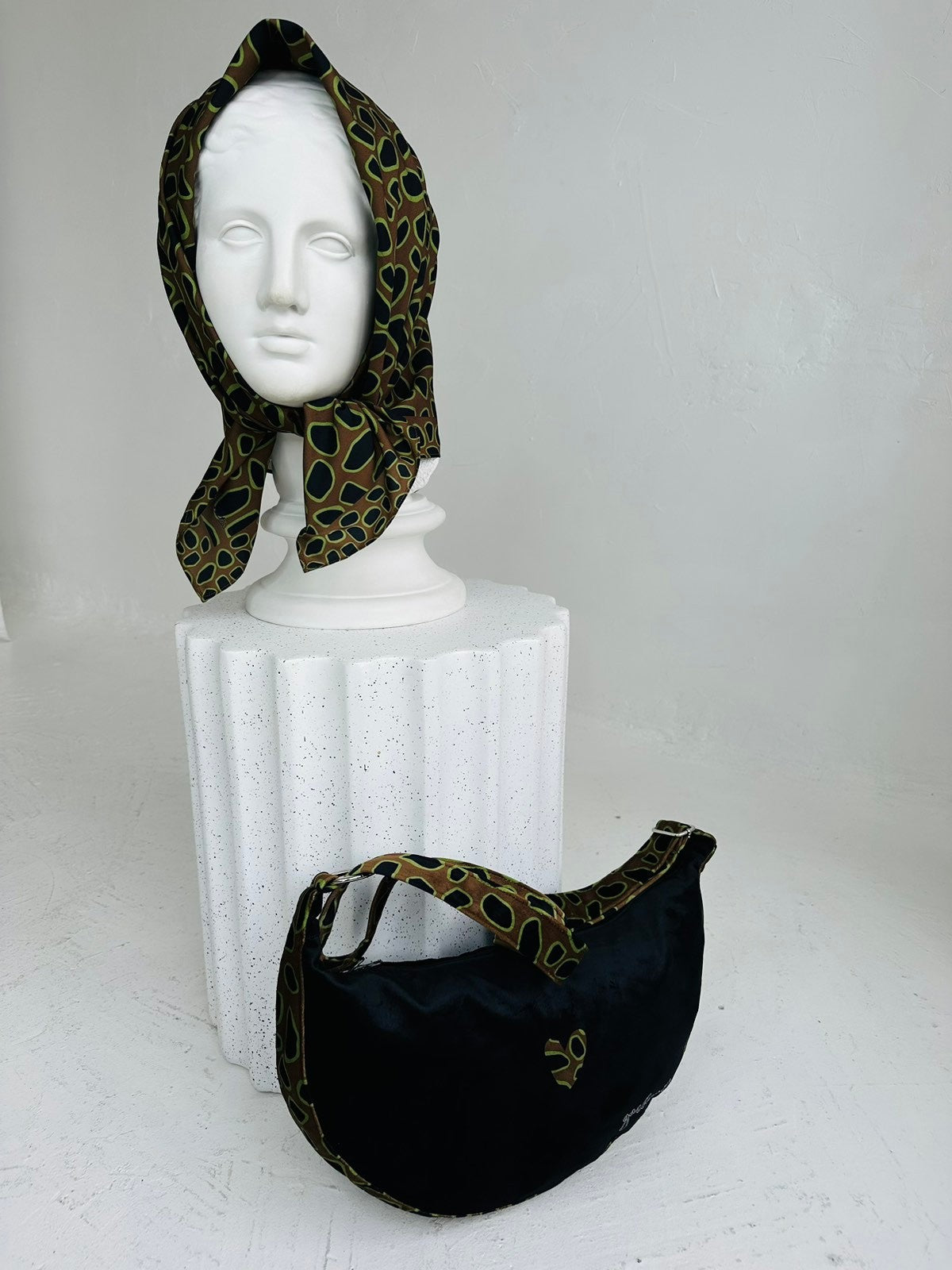 Hobo Bag - Leopard Heart